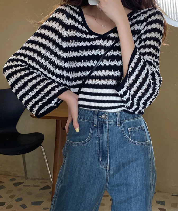 Black and white striped long-sleeved sweater v-neck waist sweater  121 Classic Women's Pin - striped