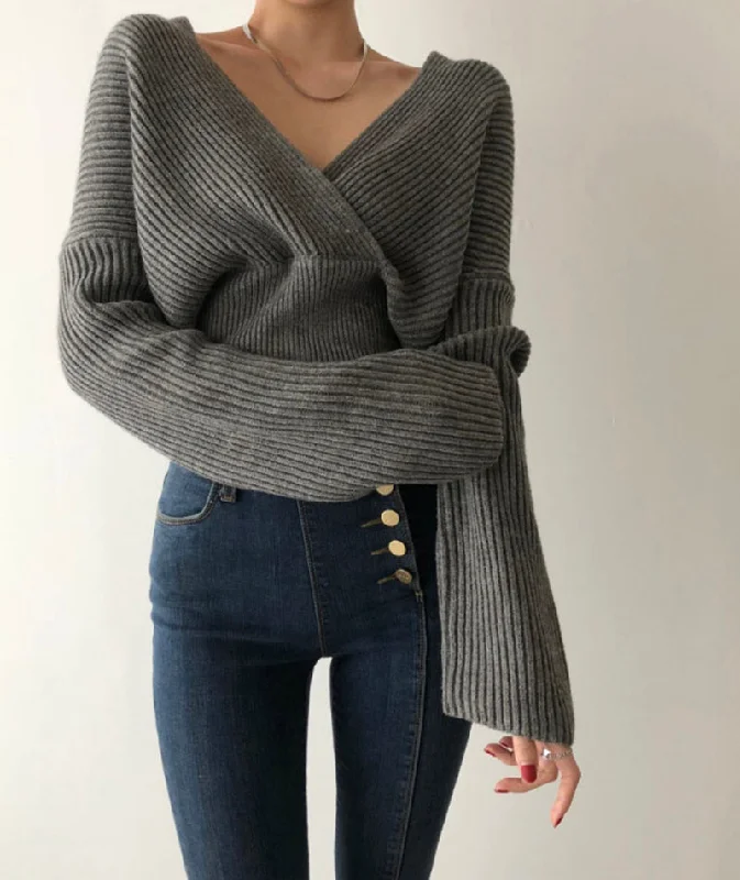 Sweater stylish v-neckline cross long sleeve sweater white  117 Business