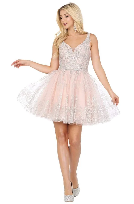 Dancing Queen - 3237 Sleeveless V Neck Lace Applique Cocktail Dress Street