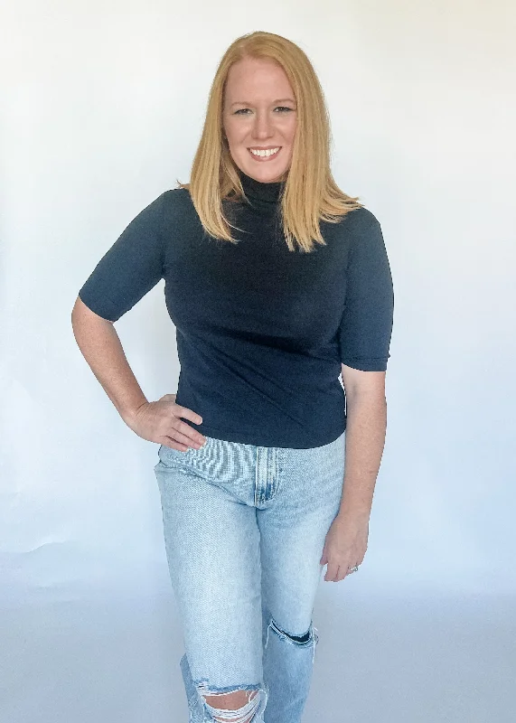 Temple Top - Black Laid - back Women's Style